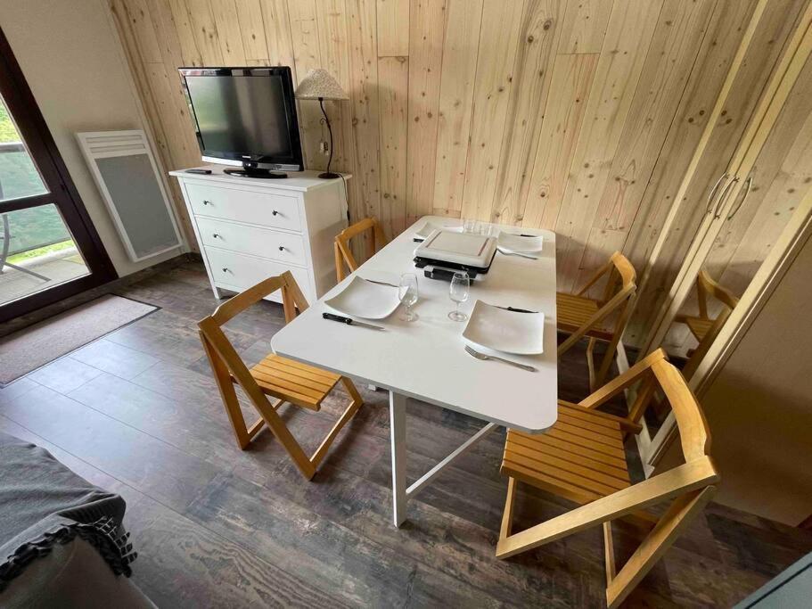 Studio Refait A Neuf Avec Balcon - Famille - Parking Couvert Chamrousse Exterior photo