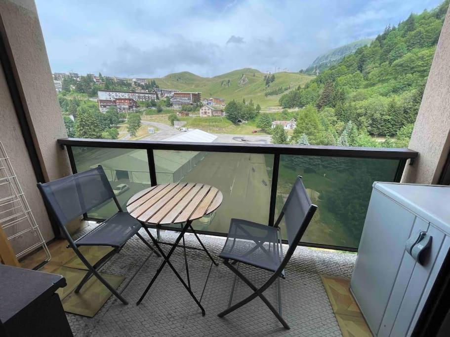 Studio Refait A Neuf Avec Balcon - Famille - Parking Couvert Chamrousse Exterior photo